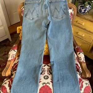 Mother women’s jeans The Rambler Zip Flood in Out of the Blue wash size 31